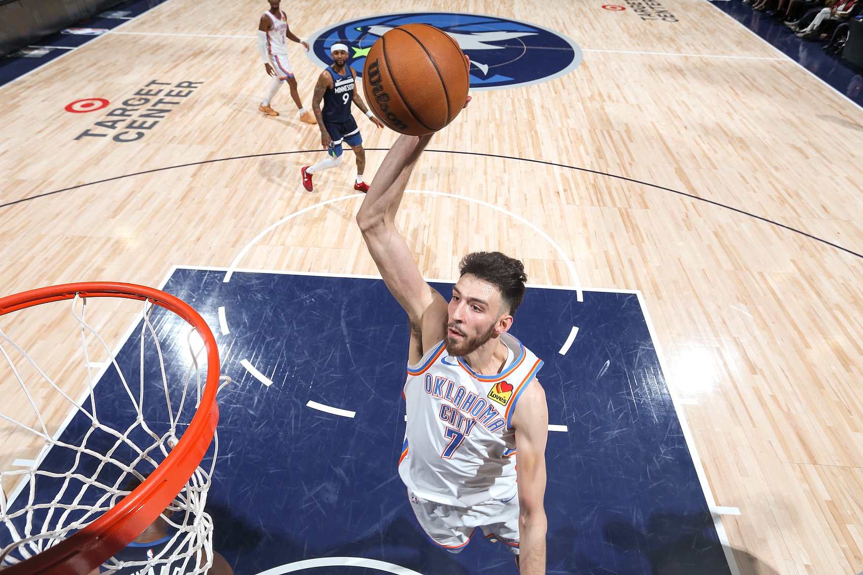 打球風(fēng)格像切特？周琦：以前有點像 在NBA時候我打得靠外