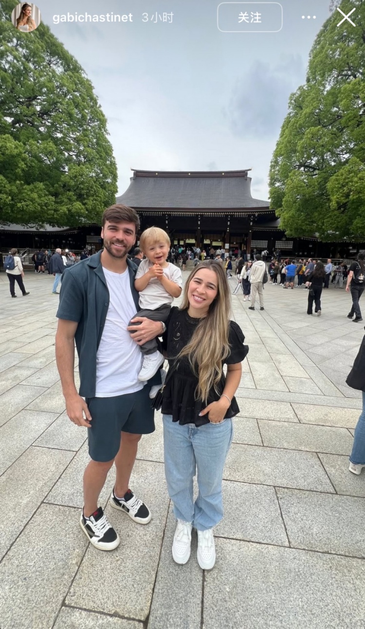 澤卡妻子更新社媒，曬出休賽期一家人在日本明治神宮游覽照