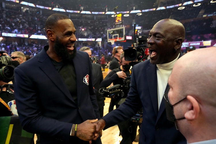大球談NBA總統(tǒng)山球員：詹姆斯、喬丹、科比、奧尼爾