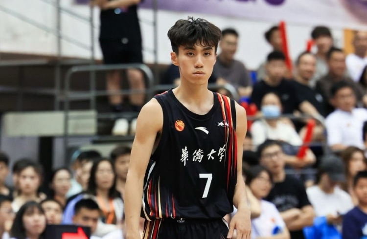 沒手感！葉潤峰16投4中得10分3板2助1斷 三分球14投僅2中