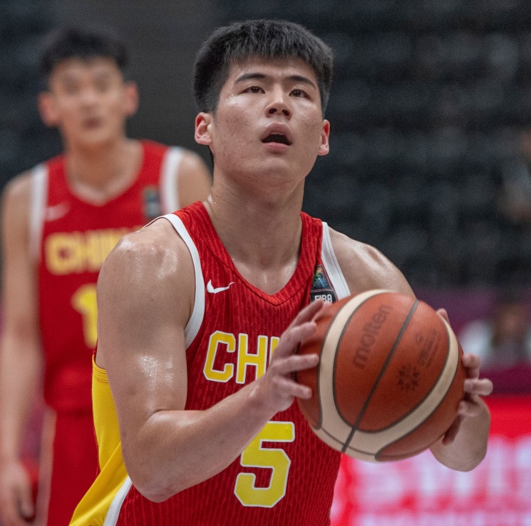 麥穗豐：陳家政可能是中國U19男籃在世界杯的最大收獲 得分穩(wěn)定