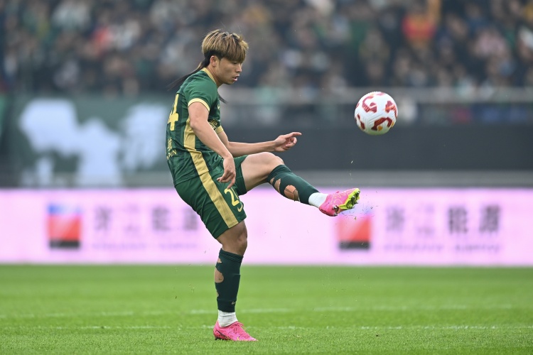 國足首秀！汪士欽戰(zhàn)日本首發(fā)出場，本賽季代表浙江隊出戰(zhàn)16場
