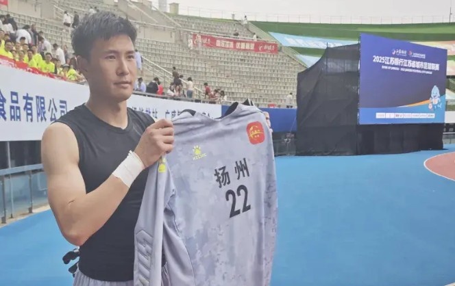 蘇州東吳門將李新宇19日中甲比賽結(jié)束后，20日將馳援蘇超揚(yáng)州隊