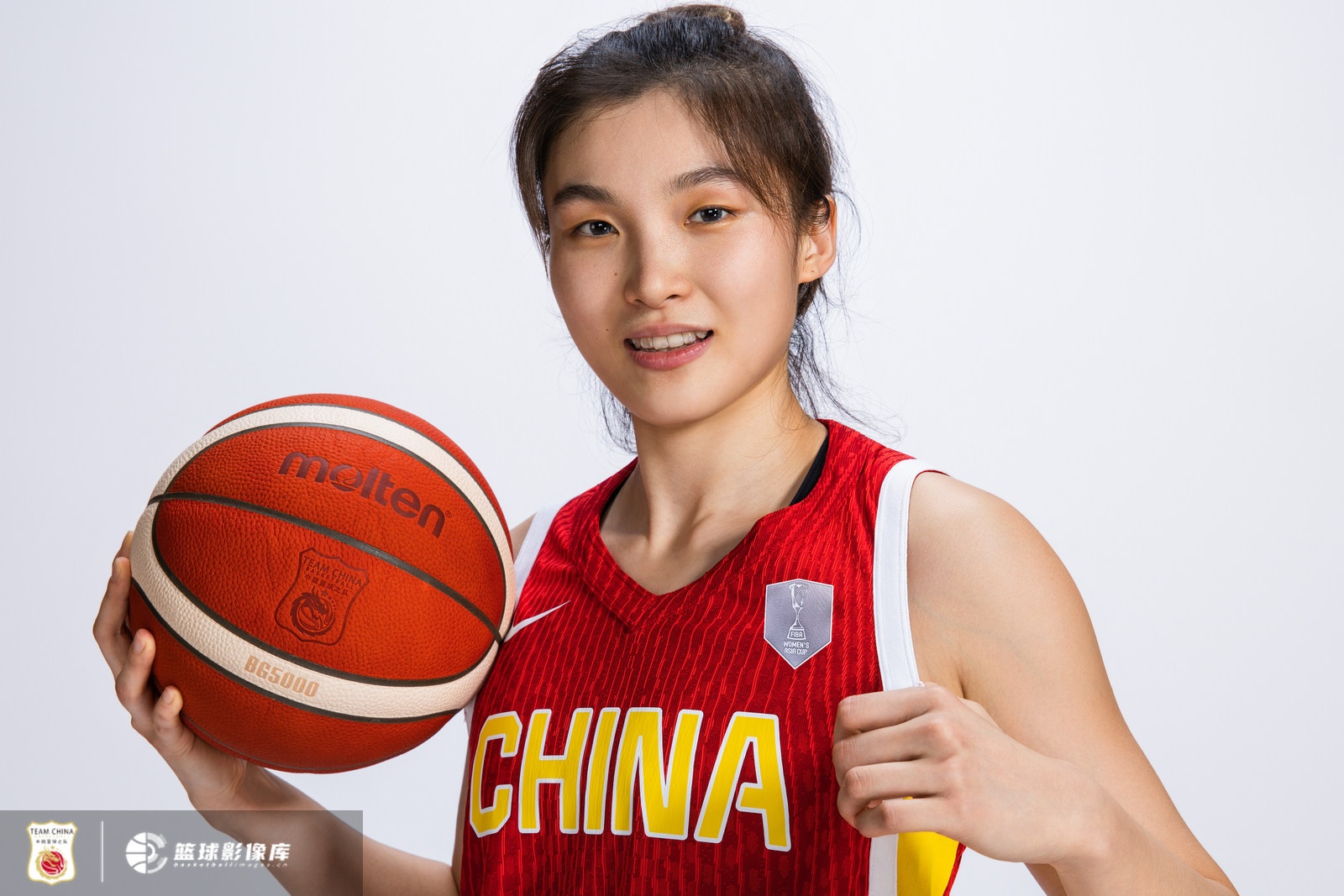 攻防壓制！楊舒予&翟若云飆進(jìn)三分 中國(guó)女籃9-0收官&首節(jié)領(lǐng)先15分