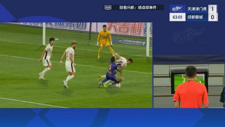 蓉城0-2落后！周定洋踩踏基萊斯送點，阿代米主罰命中